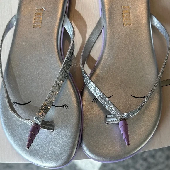 TKEES Metallic Silver unicorn Sandals New - Picture 5 of 9